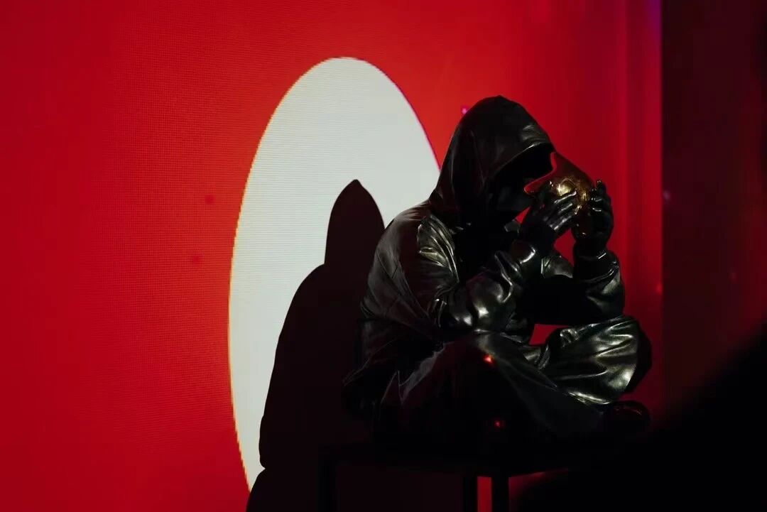 HUANG YULONG Solo in RUSSIA